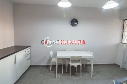 Apartamento T2 para Arrendamento em Mafamude e Vilar do Paraíso