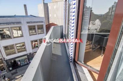 Apartamento T2 para Arrendamento em Mafamude e Vilar do Paraíso