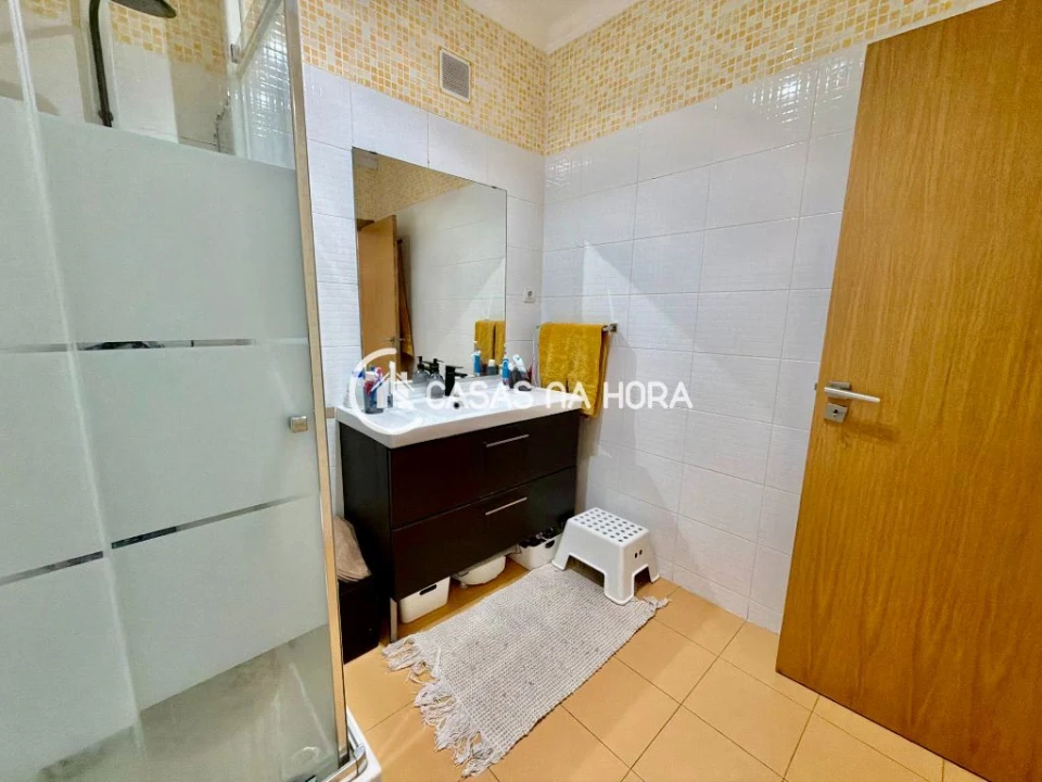 Apartamento T3 para Venda em Almada, Cova da Piedade, Pragal e Cacilhas Foto 14