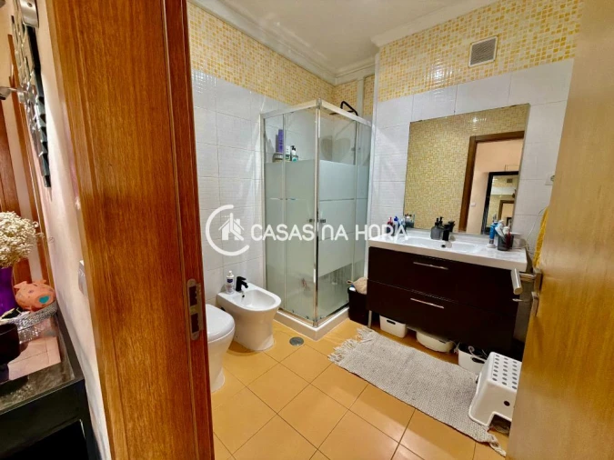Apartamento T3 para Venda em Almada, Cova da Piedade, Pragal e Cacilhas Foto 15