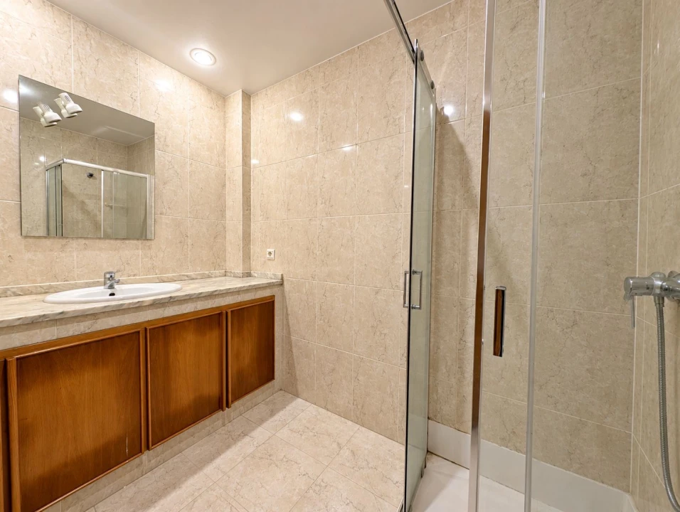 Apartamento T2 para Venda em Arcozelo Foto 5