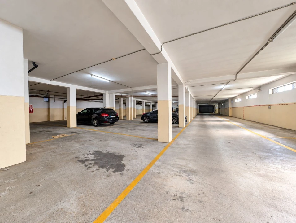 Apartamento T2 para Venda em Arcozelo Foto 12