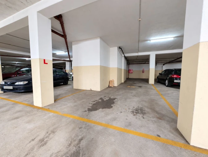Apartamento T2 para Venda em Arcozelo Foto 11