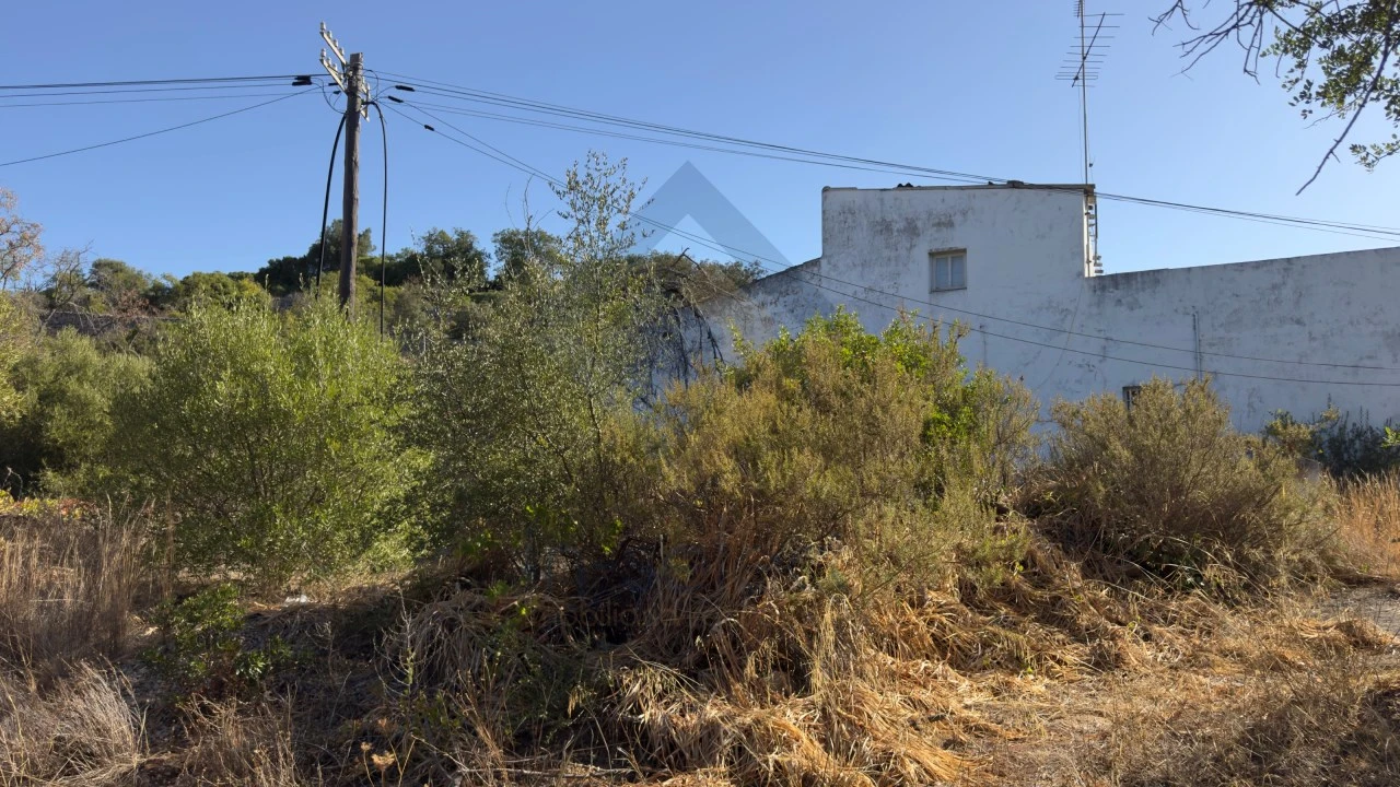 Moradia T3 para Venda em Loule (São Sebastião) Foto 4