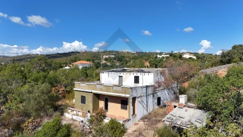 Moradia T3 para Venda em Loule (São Sebastião)