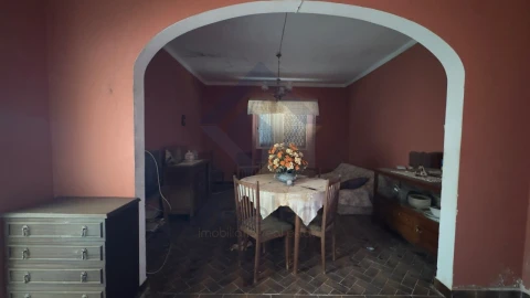 Moradia T3 para Venda em Loule (São Sebastião)