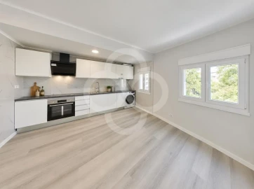 Apartamento T3 para Venda em Laranjeiro e Feijó