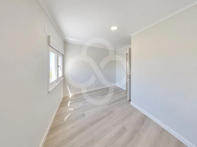 Apartamento T3 para Venda em Laranjeiro e Feijó Foto 12