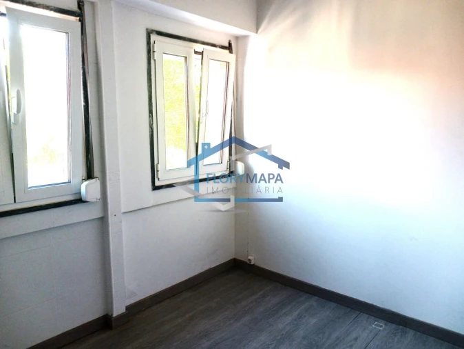 Apartamento T4 para Venda em Alcabideche Foto 3