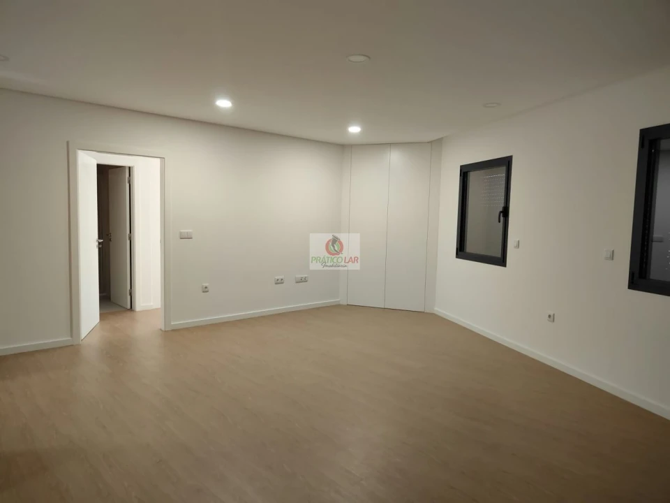 Apartamento T1 para Venda em Esgueira Foto 1