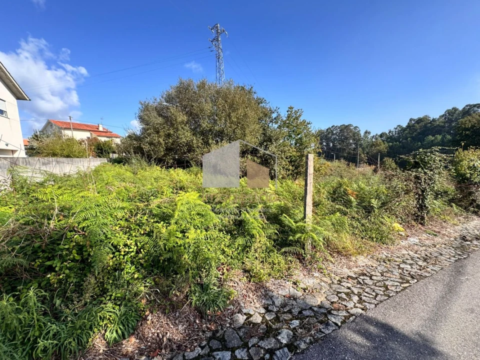 Terreno para Venda em Campos e Vila Meã Foto 1
