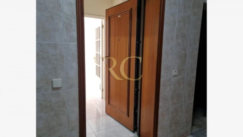 Apartamento T1 para Venda em Aguas Santas