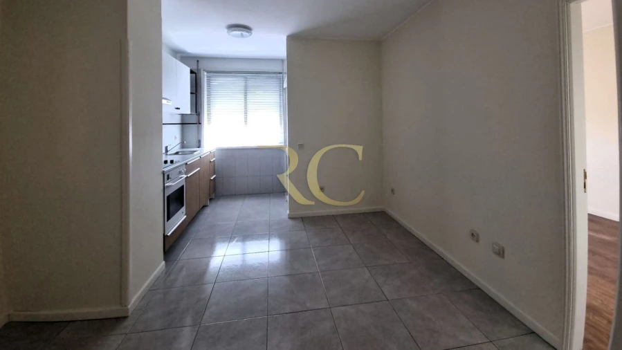 Apartamento T1 para Venda em Aguas Santas Foto 2