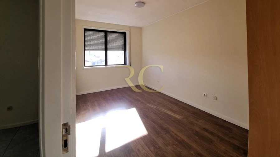 Apartamento T1 para Venda em Aguas Santas Foto 13