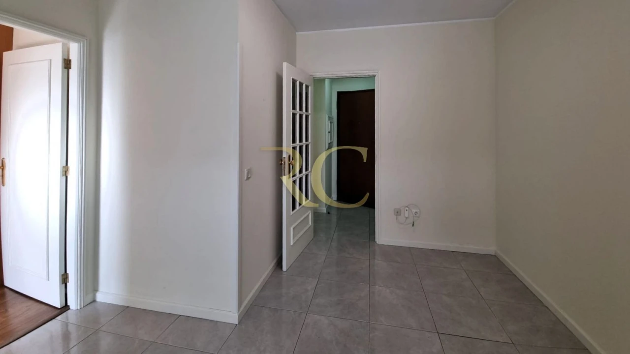 Apartamento T1 para Venda em Aguas Santas Foto 8