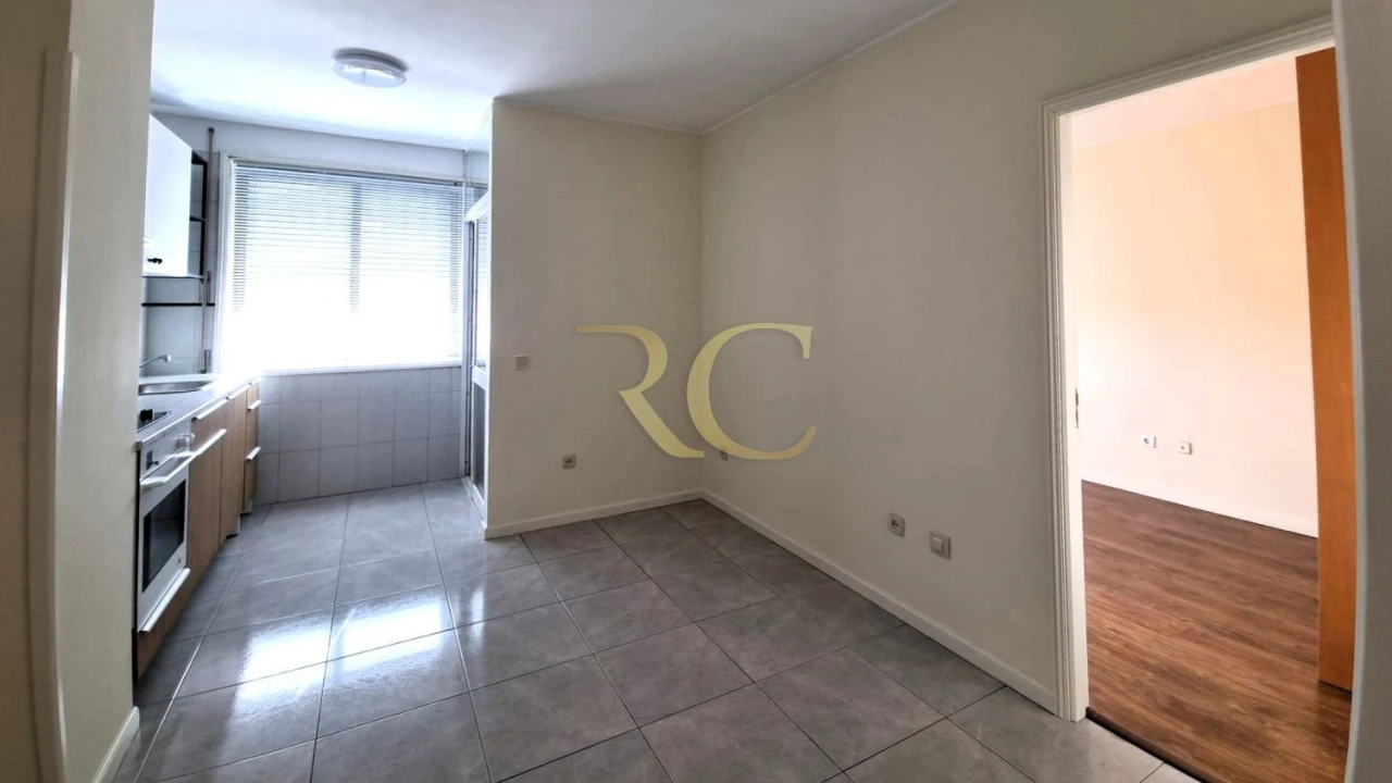 Apartamento T1 para Venda em Aguas Santas Foto 1