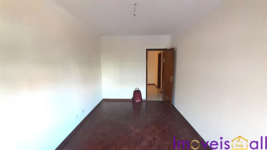 Apartamento T2 para Venda em Algueirão-Mem Martins Foto 11
