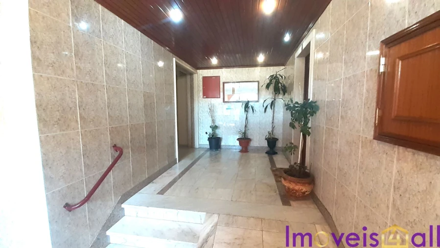 Apartamento T2 para Venda em Algueirão-Mem Martins Foto 24