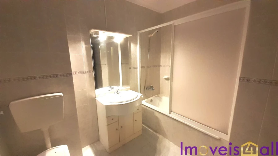 Apartamento T2 para Venda em Algueirão-Mem Martins Foto 17
