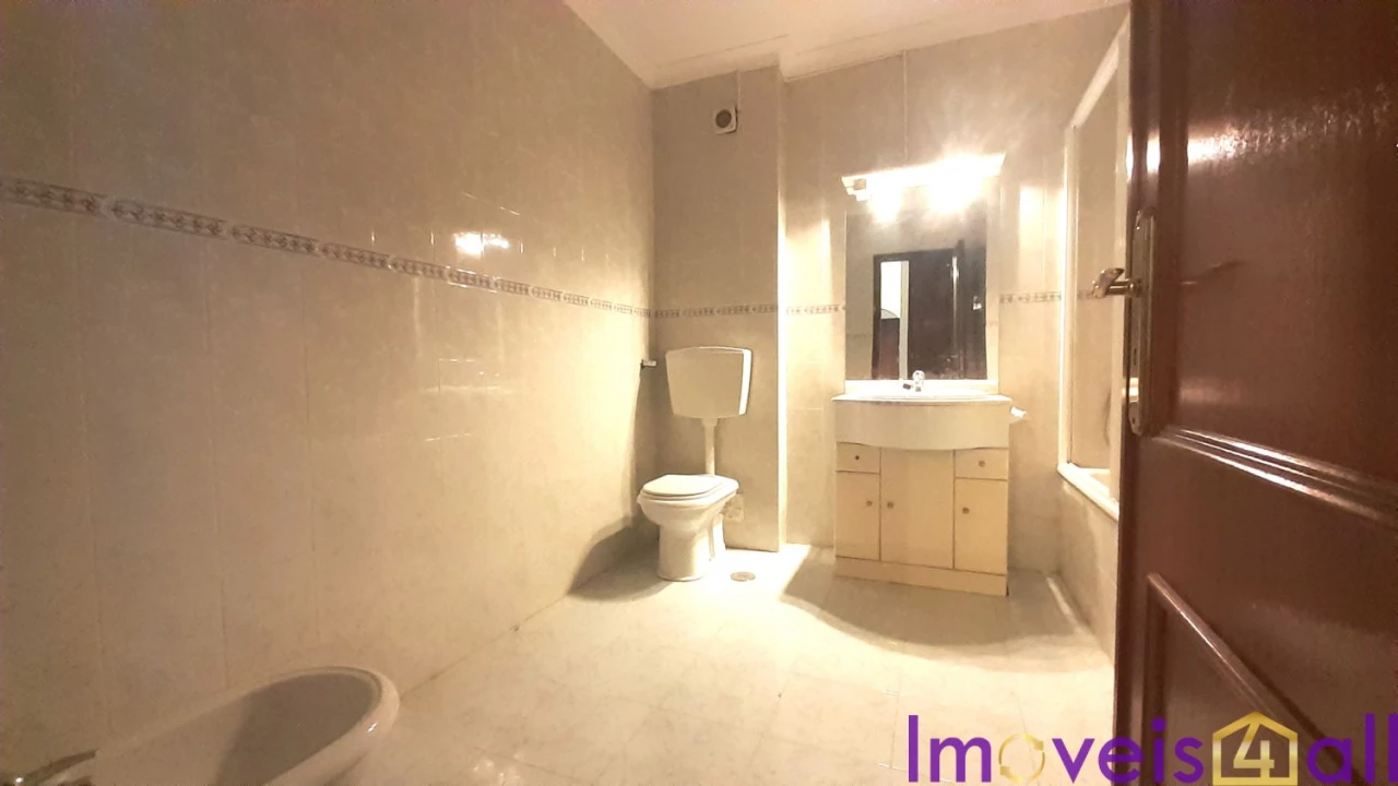 Apartamento T2 para Venda em Algueirão-Mem Martins Foto 18