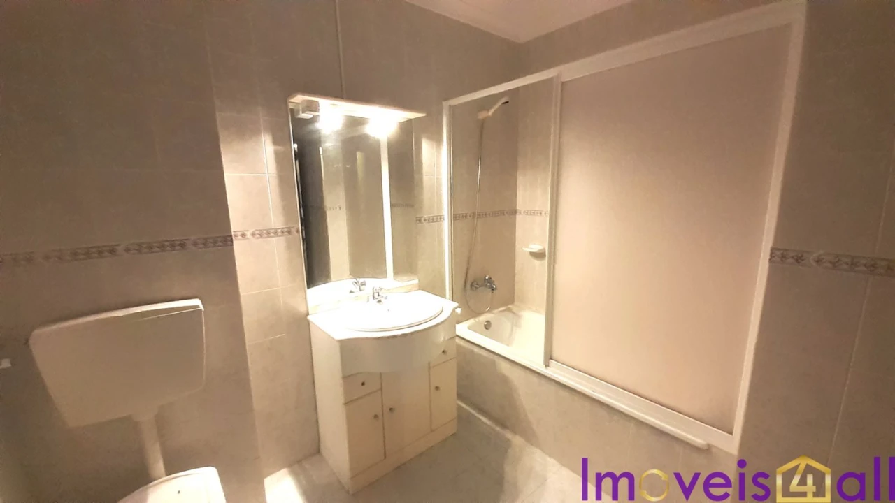 Apartamento T2 para Venda em Algueirão-Mem Martins Foto 17