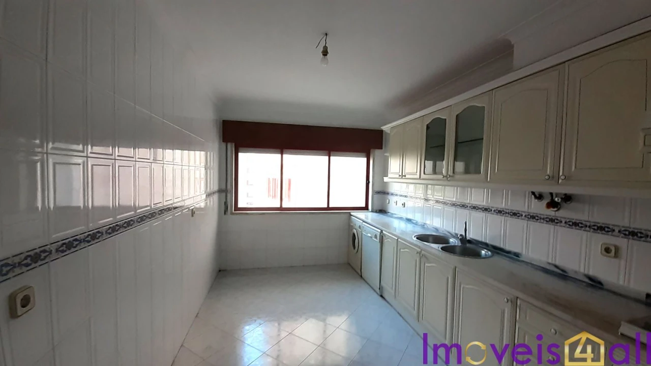 Apartamento T2 para Venda em Algueirão-Mem Martins Foto 4