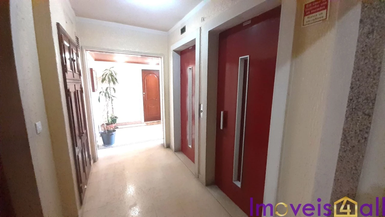Apartamento T2 para Venda em Algueirão-Mem Martins Foto 23