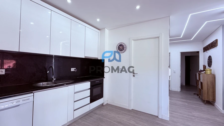 Apartamento T3 para Venda em Fânzeres e São Pedro da Cova Foto 13