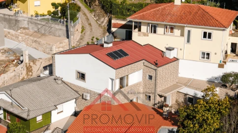 Moradia T4 para Venda em Santo Tirso, Couto (Santa Cristina e São Miguel) e Burgães