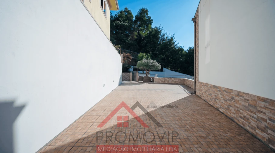 Moradia T4 para Venda em Santo Tirso, Couto (Santa Cristina e São Miguel) e Burgães Foto 14