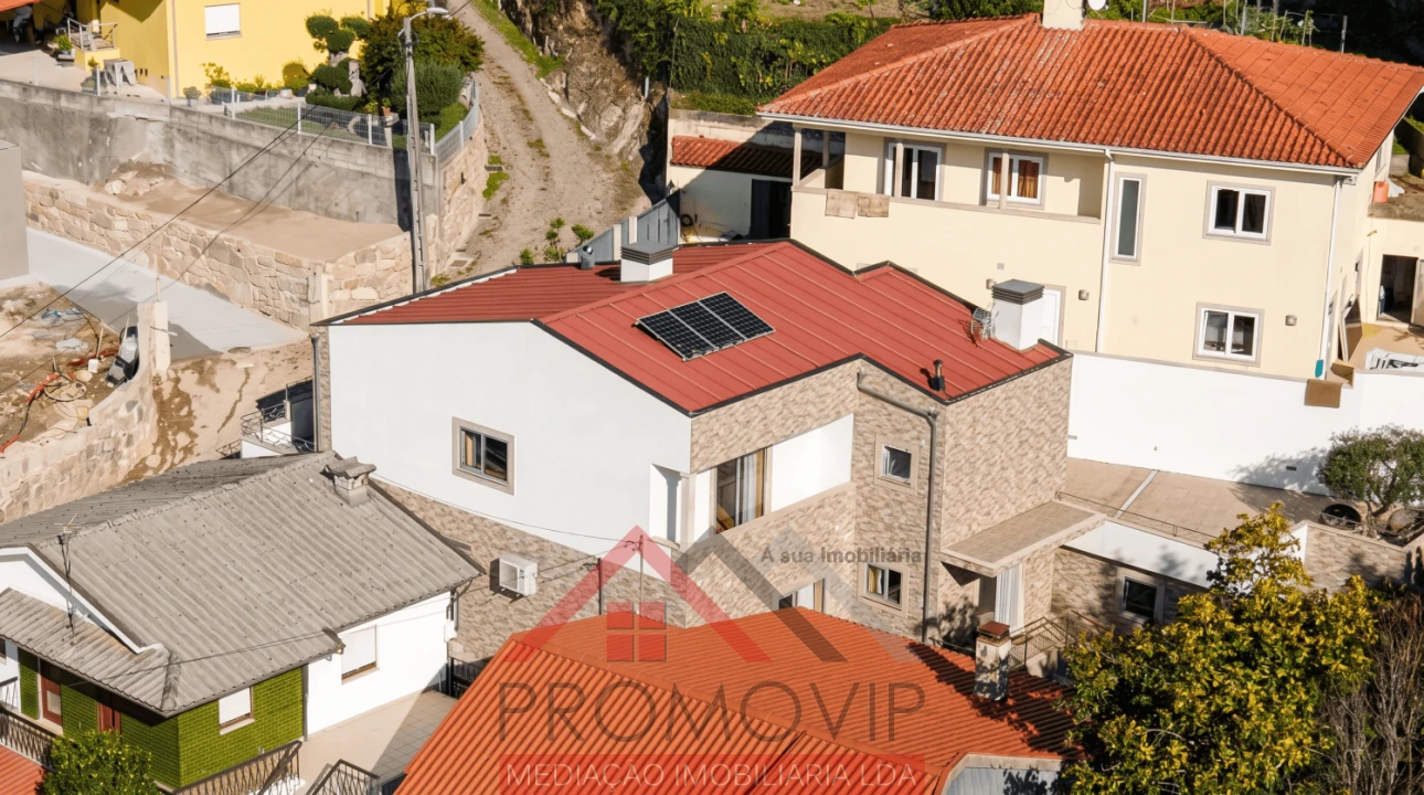 Moradia T4 para Venda em Santo Tirso, Couto (Santa Cristina e São Miguel) e Burgães Foto 1