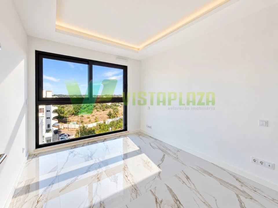 Apartamento T1 para Venda em Portimão Foto 6