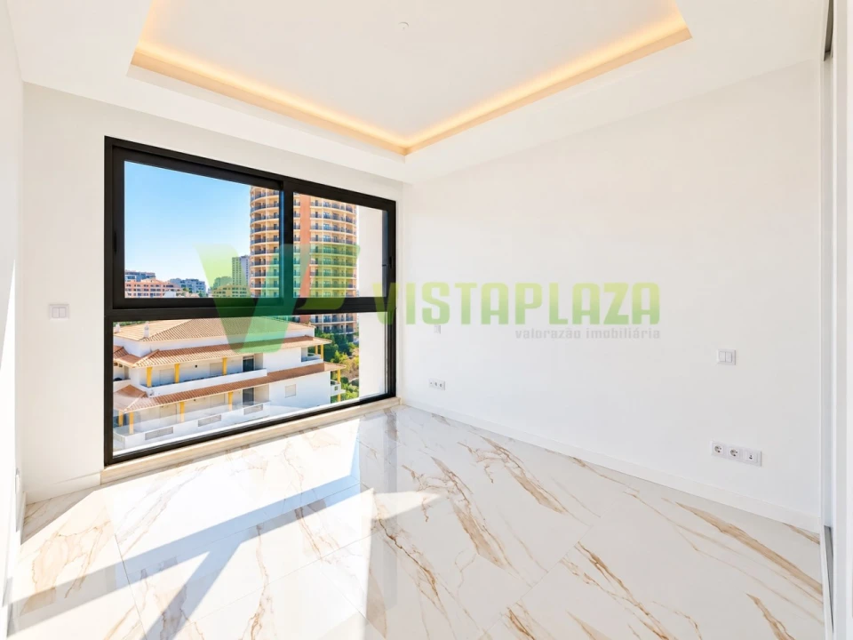 Apartamento T2 para Venda em Portimão Foto 11