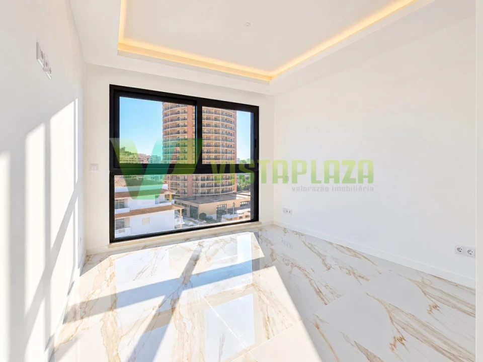 Apartamento T2 para Venda em Portimão Foto 9