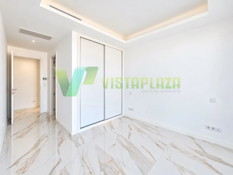 Apartamento T3 para Venda em Portimão Foto 10