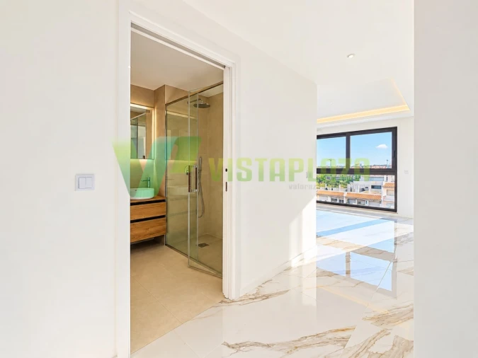 Apartamento T3 para Venda em Portimão Foto 8
