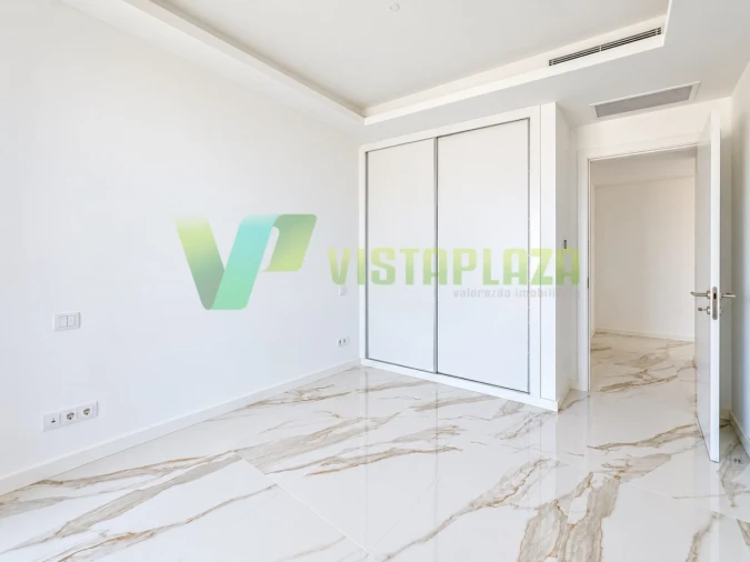 Apartamento T3 para Venda em Portimão Foto 13