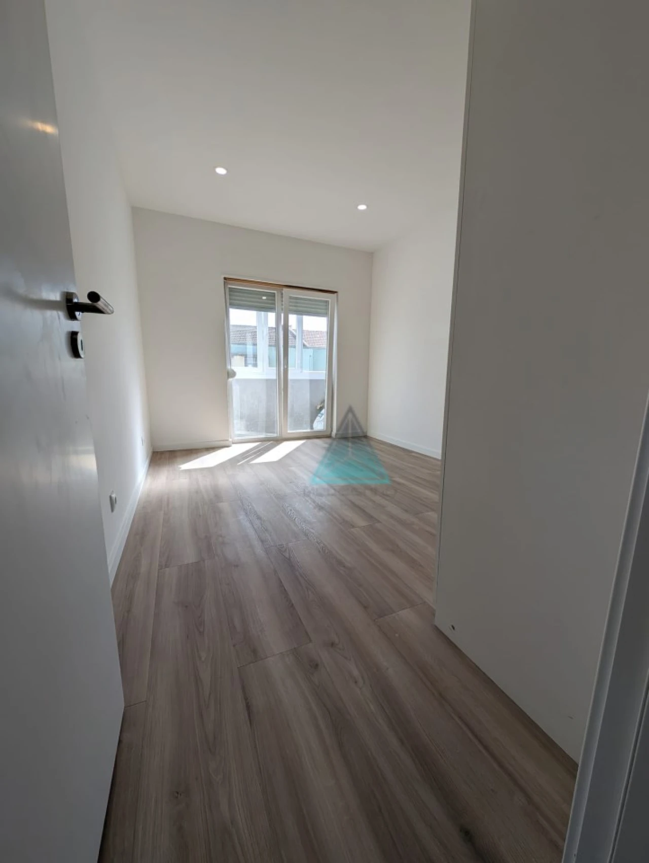 Apartamento T3 para Venda em Agualva e Mira-Sintra Foto 9