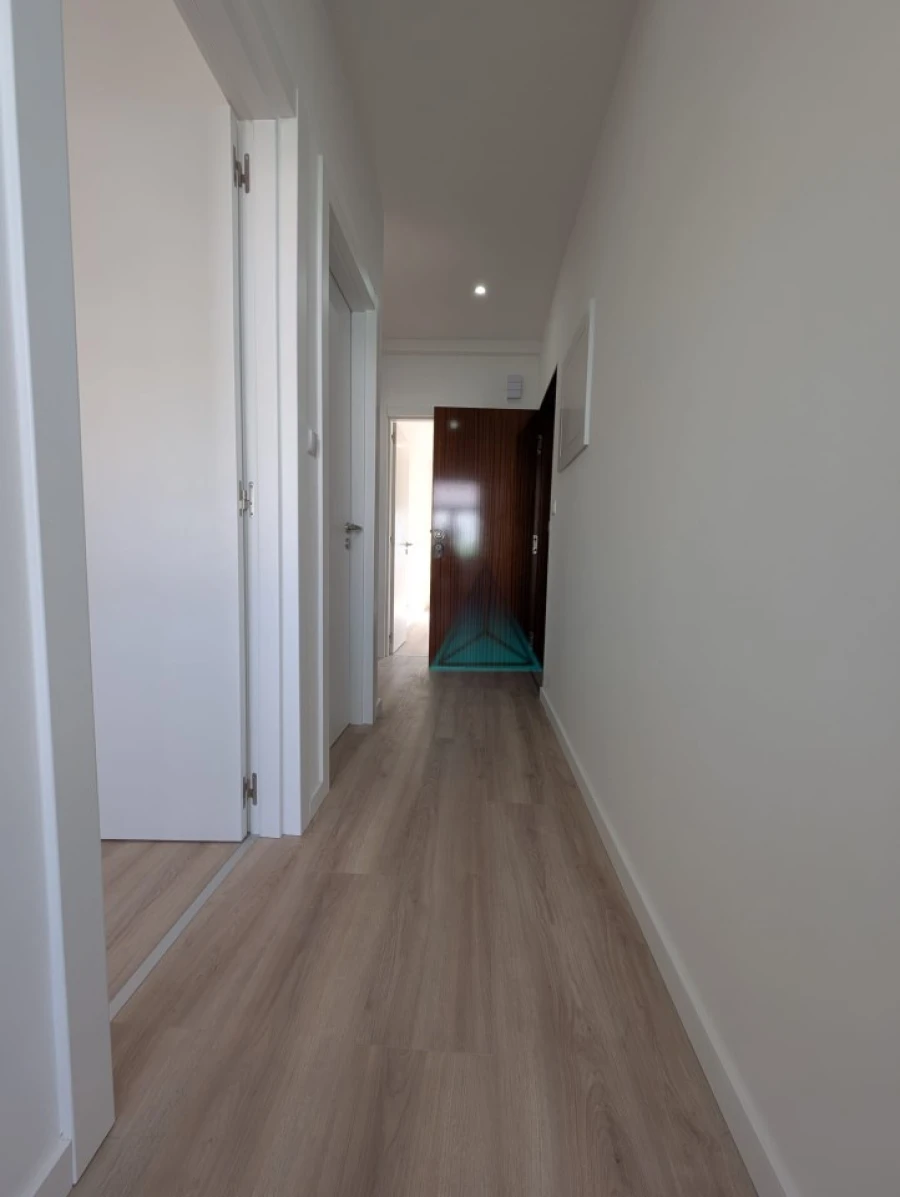 Apartamento T3 para Venda em Agualva e Mira-Sintra Foto 7