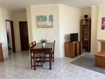 Apartamento T2 para Arrendamento em Algueirão-Mem Martins