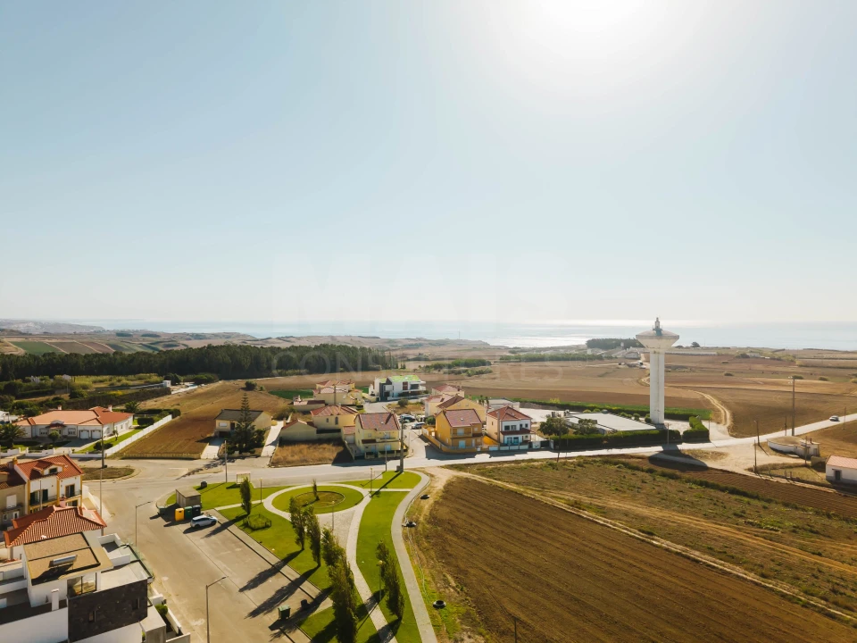 Moradia T3 para Venda em Atouguia da Baleia Foto 10