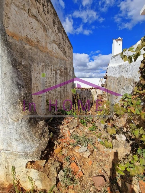 Moradia T2 para Venda em Querença, Tôr e Benafim