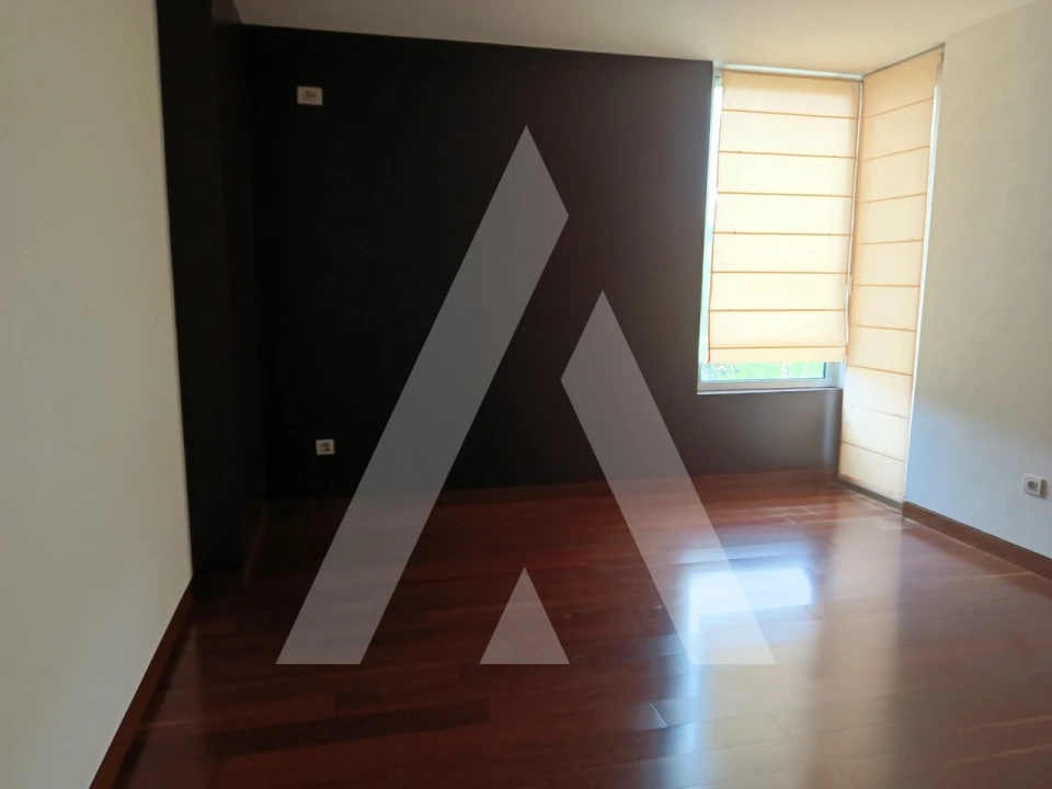 Moradia T3 para Venda em Sanguinheira Foto 30