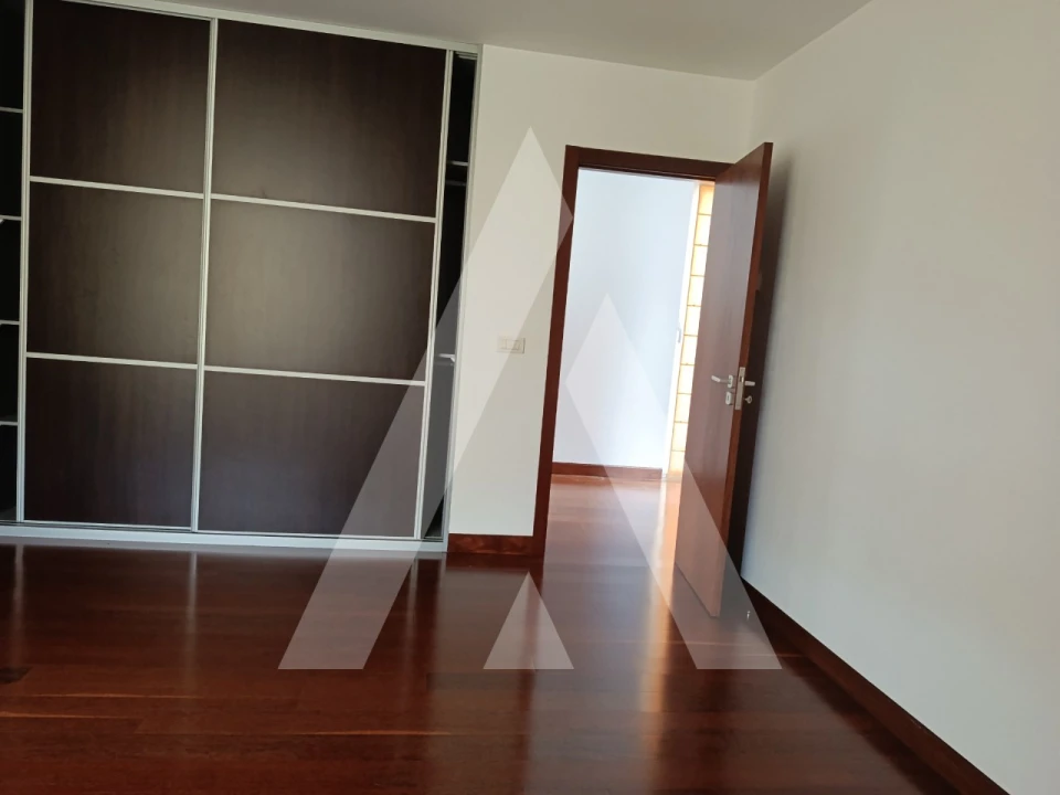 Moradia T3 para Venda em Sanguinheira Foto 31