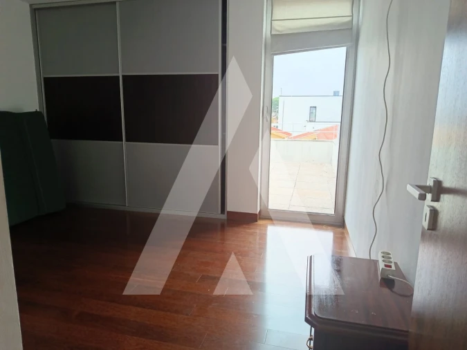 Moradia T3 para Venda em Sanguinheira Foto 34