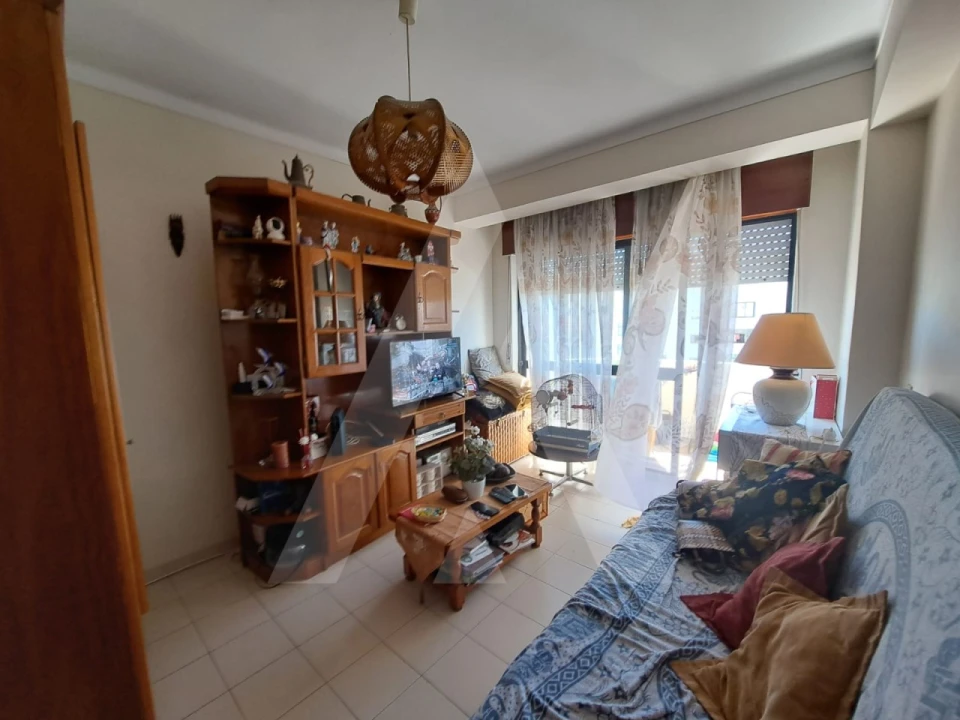 Apartamento T1 para Venda em Quarteira Foto 2