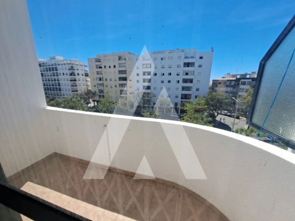 Apartamento T1 para Venda em Quarteira Foto 10