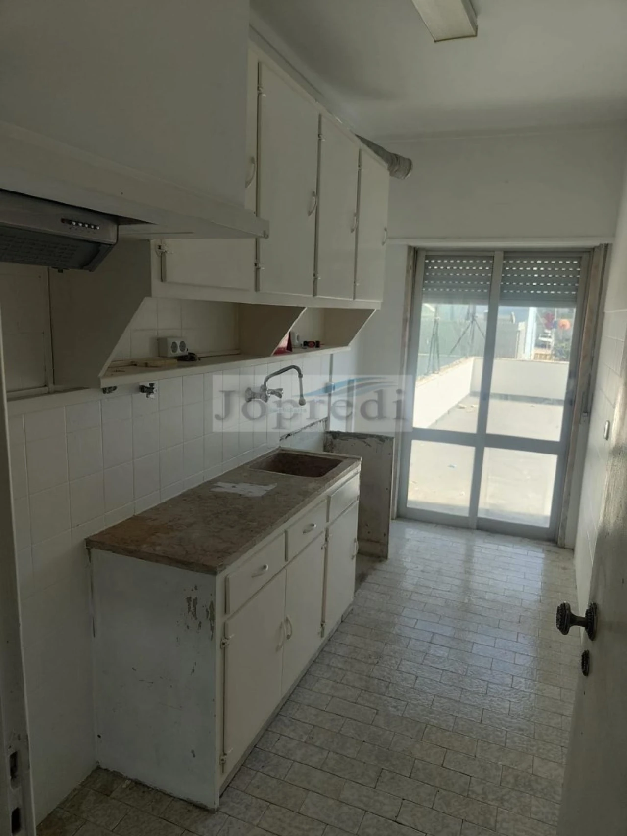 Apartamento T1 para Arrendamento em Algés, Linda-A-Velha e Cruz Quebrada-Dafundo Foto 2