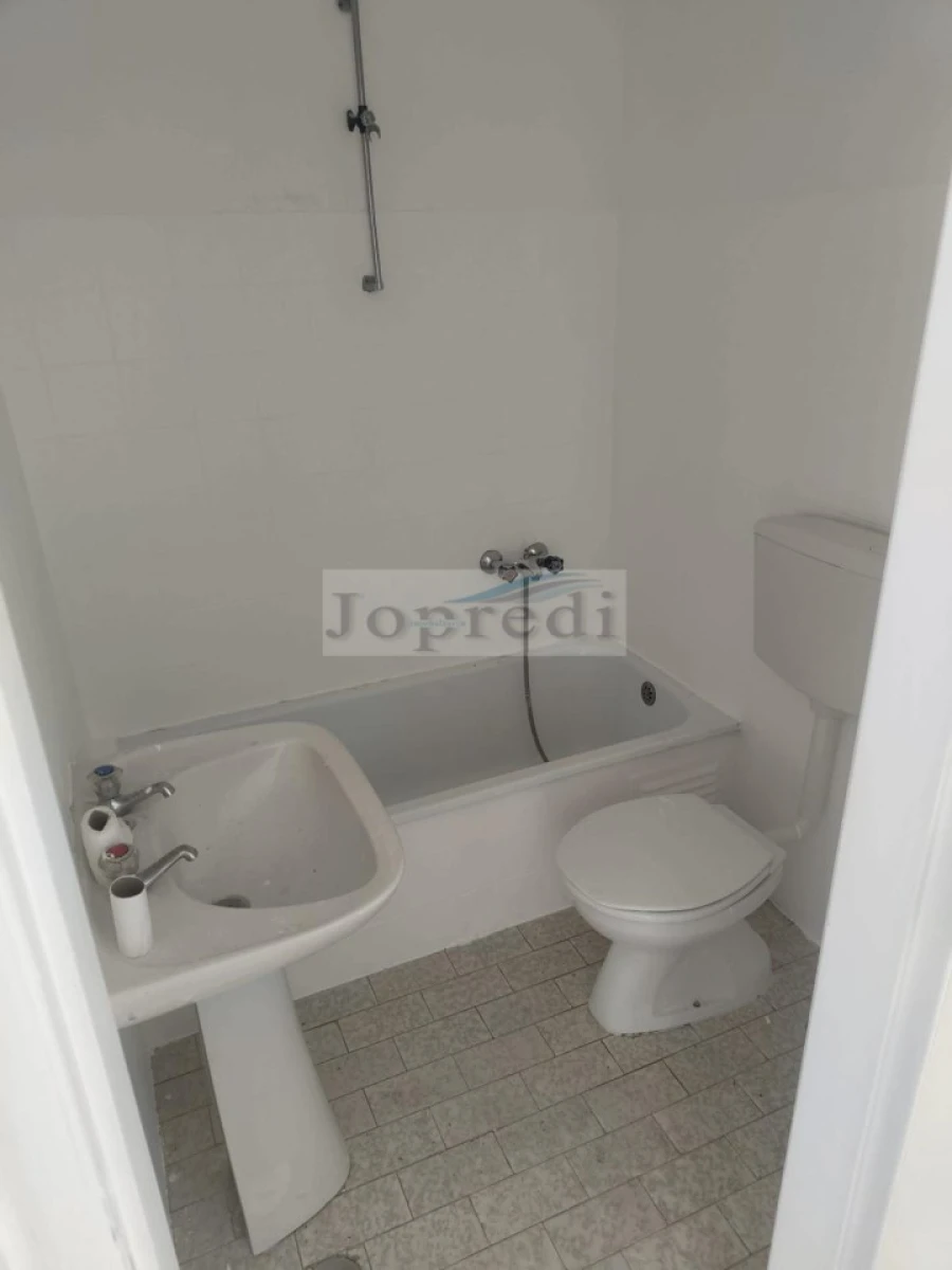 Apartamento T1 para Arrendamento em Algés, Linda-A-Velha e Cruz Quebrada-Dafundo Foto 8