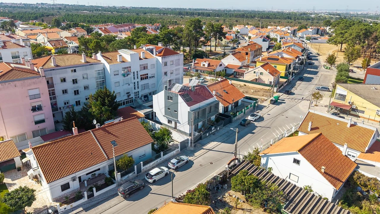 Moradia T3 para Venda em Quinta do Conde Foto 25